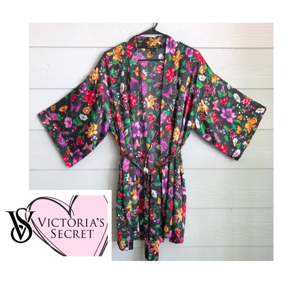 Victoria's Secret Other - Victoria‘s Secret Floral Satin Kimono Robe NWOT